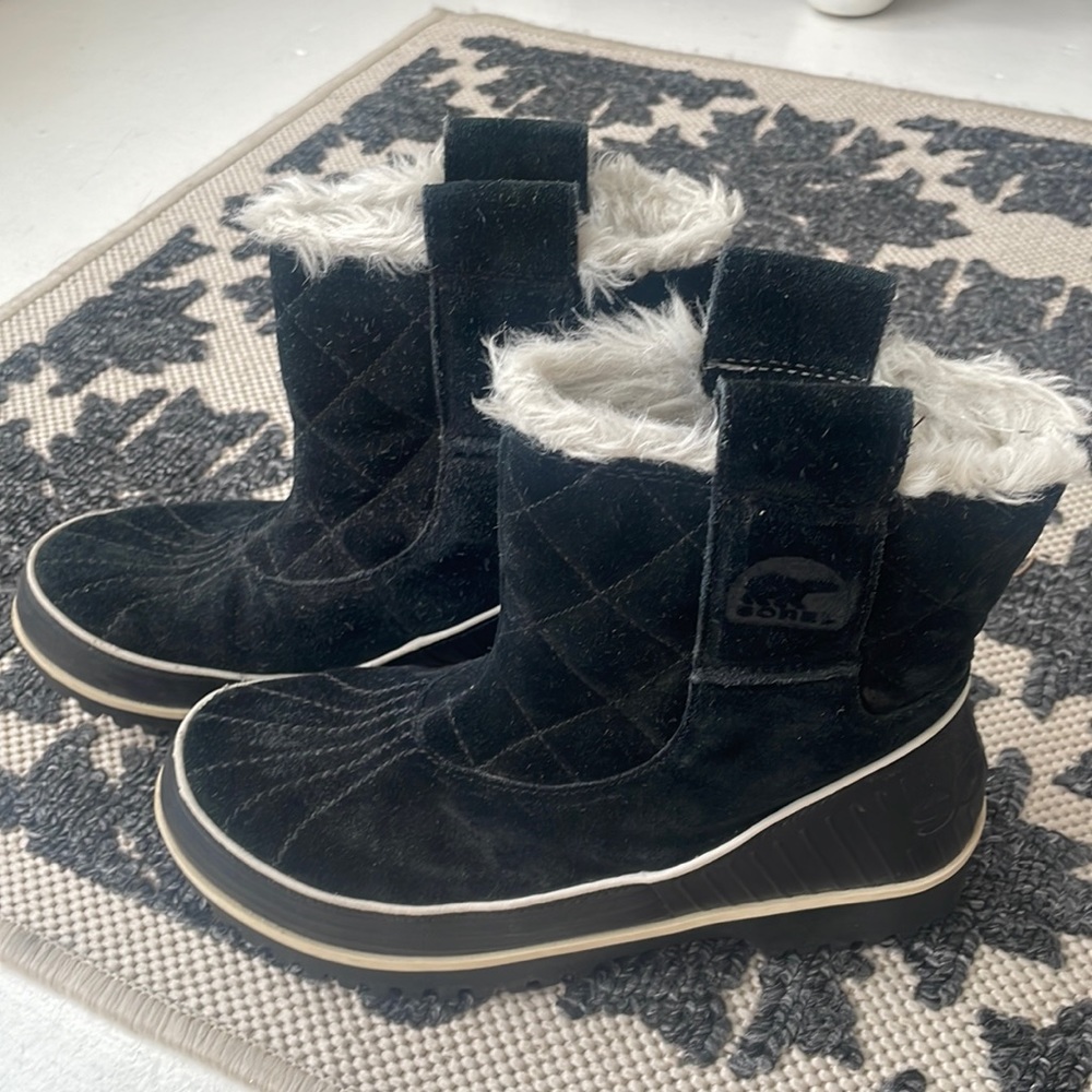 Black Sorel boots